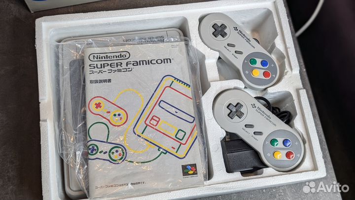 Консоль Nintendo Super Famicom