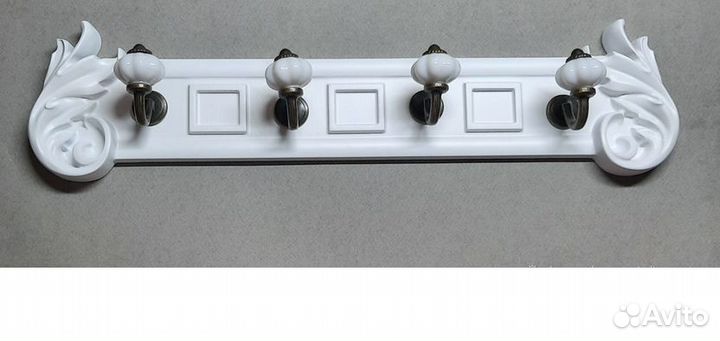 Вешалка резная настенная 