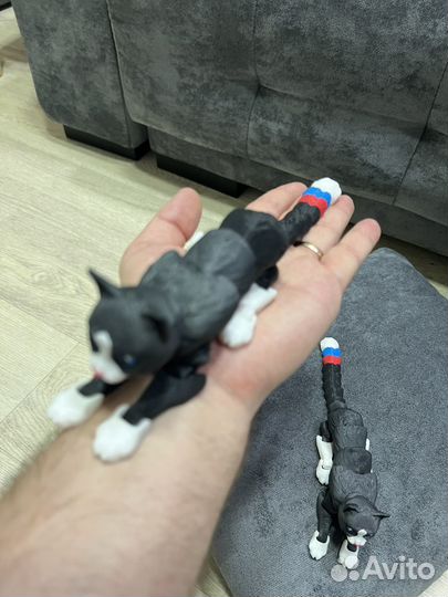 Кот-патриот подвижная игрушка