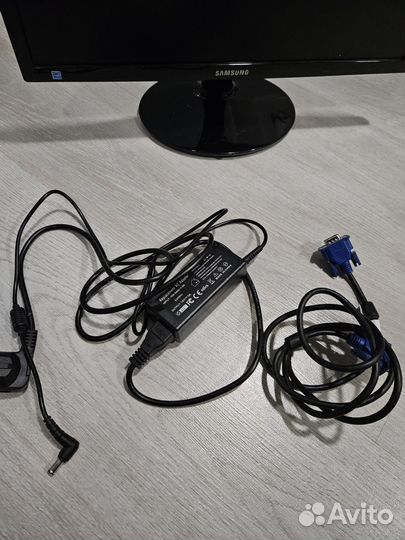 Монитор Samsung s20b300n