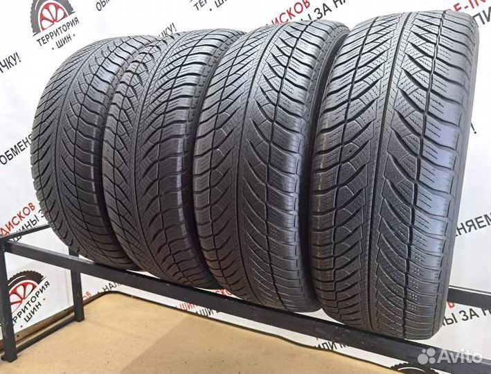 Goodyear UltraGrip 8 215/60 R16