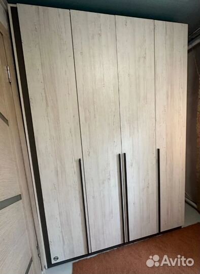 Шкаф распашной 4 дверный