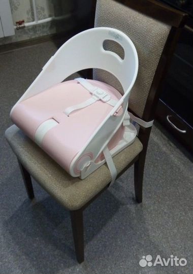 Стульчик-бустер для кормления