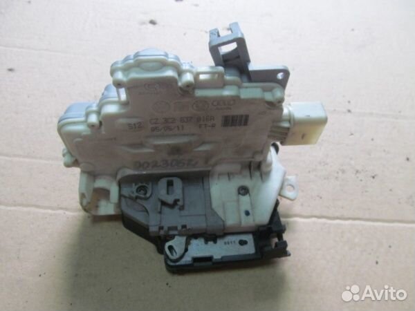 Замок двери багажника Volkswagen Passat B6