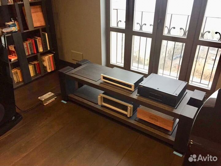 Стойка для Hi End аппаратуры натуральное дерево