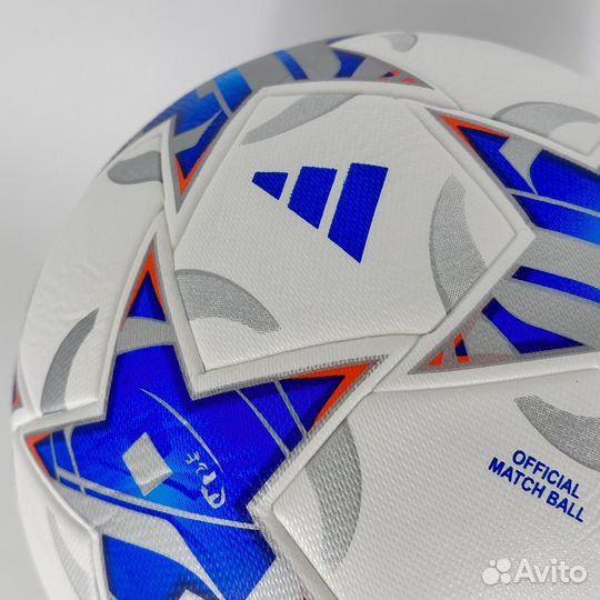 Футбольный мяч