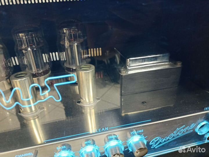 Ламповый гитарный усилитель Hughes&kettner