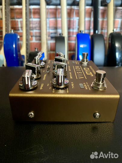 Педаль Эффектов с Двойной Модуляцией