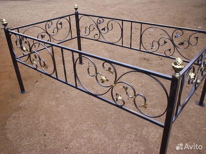 Изготовление ритуальных оградок, столиков, лавочек