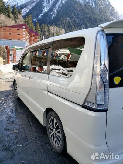Nissan Serena 2.0 CVT, 2016, 94 000 км