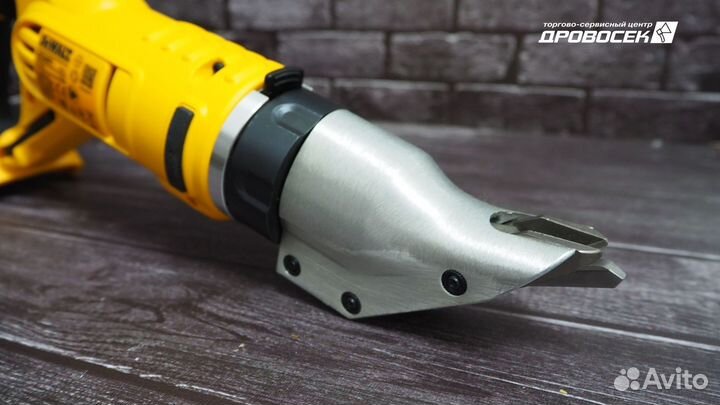 Аккумуляторные ножницы по металлу DeWalt DCS491NT