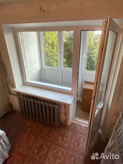 Дверь пластиковая с окном