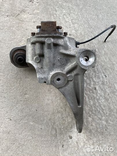 Кулак поворотный задний Bmw X5 E70