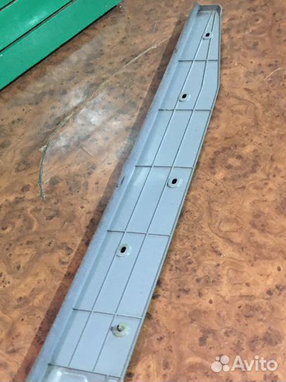 Накладка замка багажника Mercedes W124