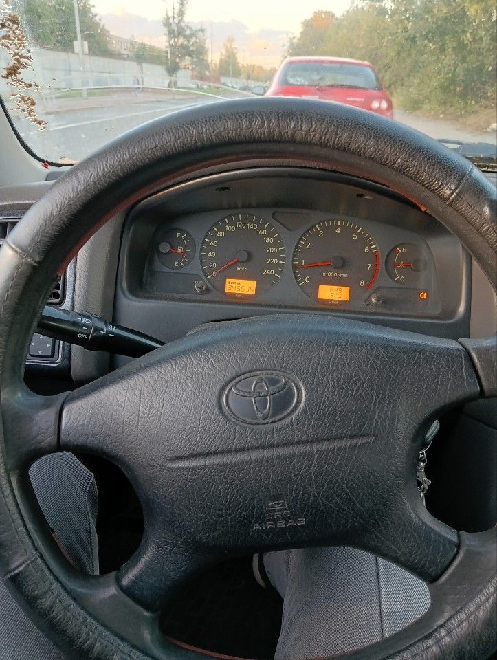 Toyota Avensis: фото владельца