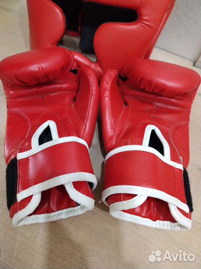 Шлем и Боксерские перчатки