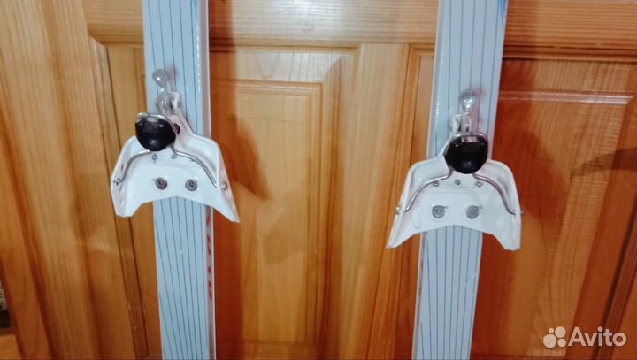 Лыжи беговыес ботинами и палками