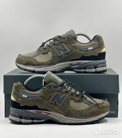 Кроссовки NEW balance 2002R