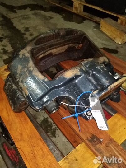 Суппорт левый в сборе 22.5''(MAN) 81508046497