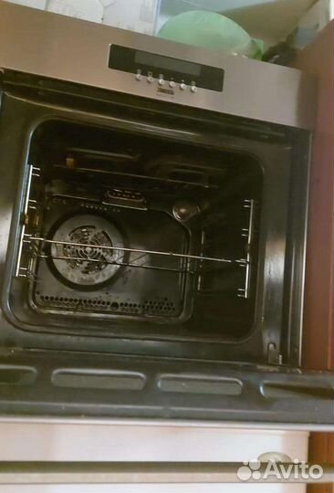 Утюг с парогенератором, плита, духовка