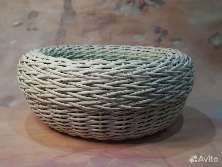 Кашпо из искусственного ротанга