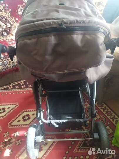 Прогулочная коляска