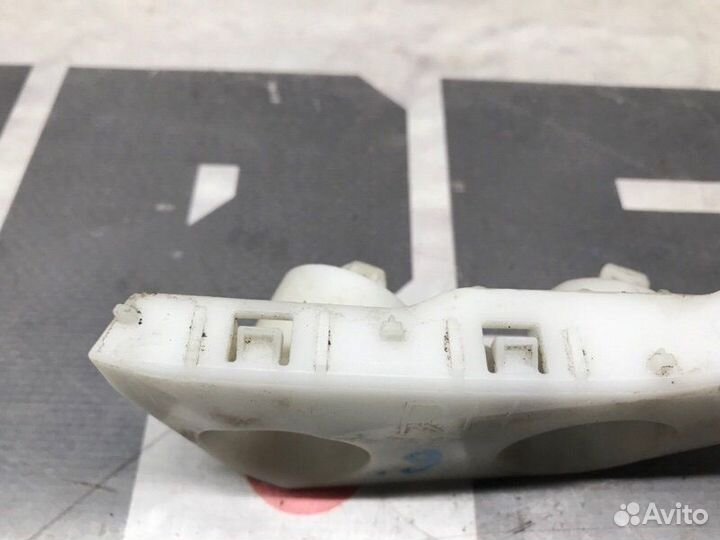 Крепление бампера переднее правое Infiniti M37 Y51