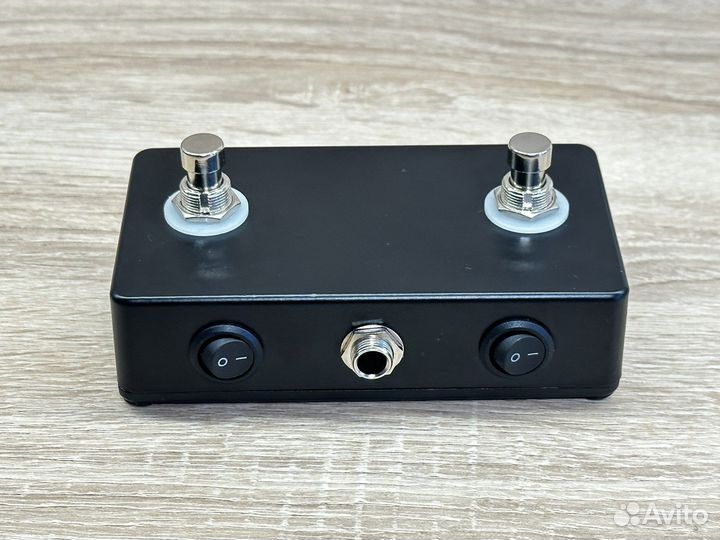 Универсальный Footswitch с моментальными кнопками