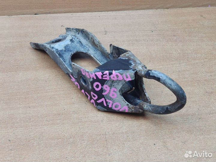 Буксировочная петля передняя, Volvo 960
