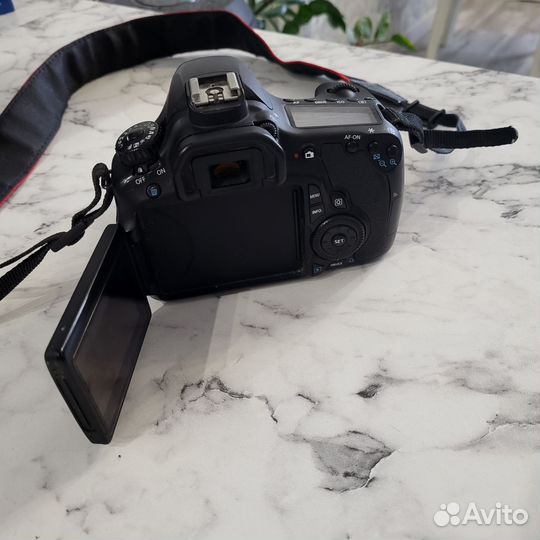 Зеркальный фотоаппарат canon 60d