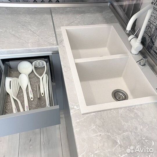 Кухня новая. Кухня угловая