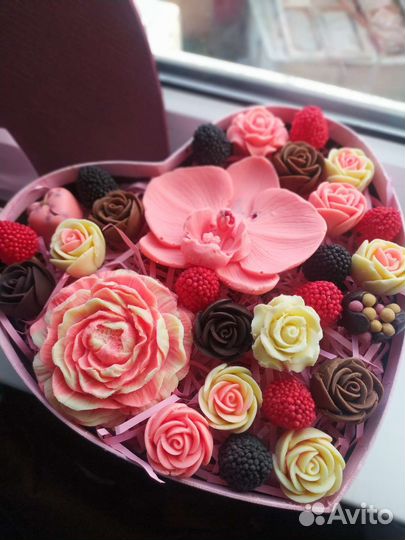 Бельгийский шоколад: букеты, клубника, украшения