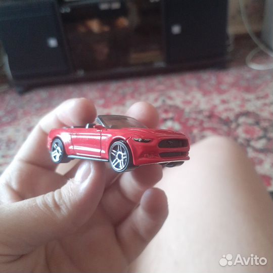 Игрушечные машинки (Hot Wheels и не только)