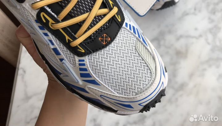 Off - White Be Right Back New York