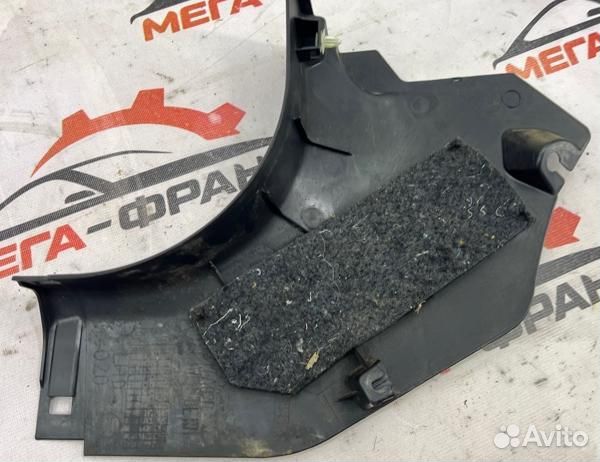 Накладка на порог салона правая Peugeot 4007