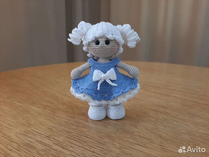 Кукла ручной работы с одеждой