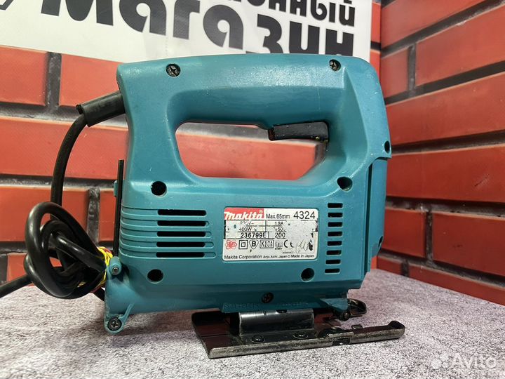 Лобзик Makita 4324