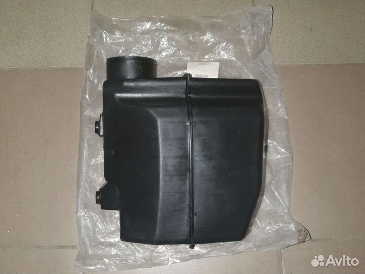 Резонатор воздушного фильтра на Nissan X-teil 31