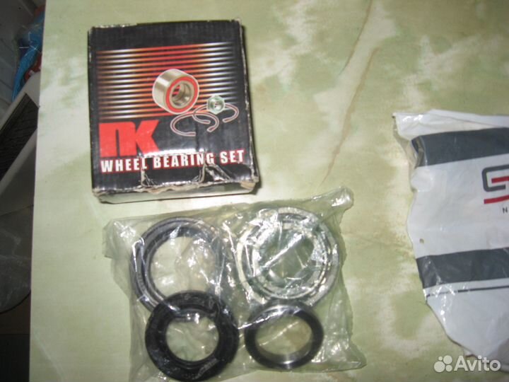 Volvo 740 амортизаторы крышки багажника комплект