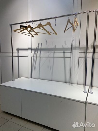 Вешало с ящиками для хранения