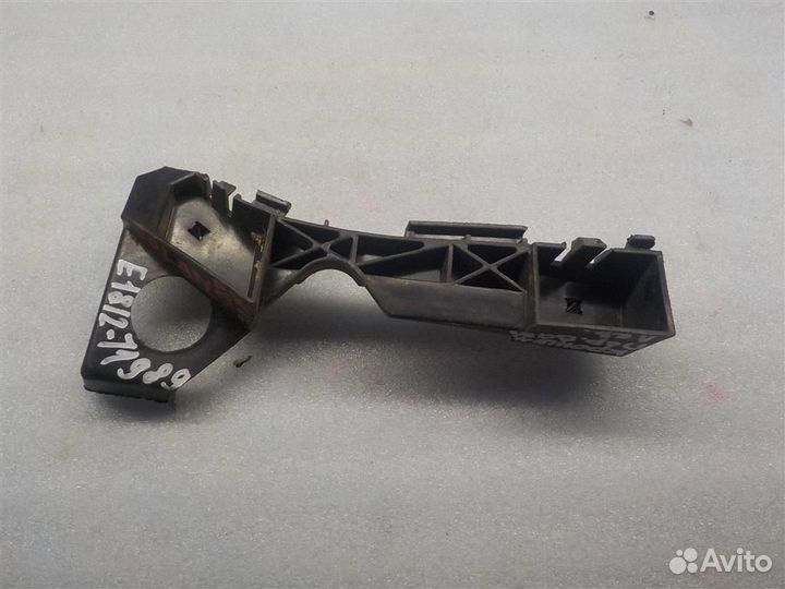 Кронштейн переднего бампера левый Lifan Solano 20