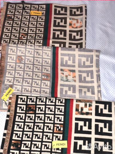 Шарфы платки палантины fendi