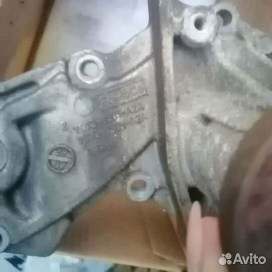 Помпа (водяной насос)оригинал ford 1778516