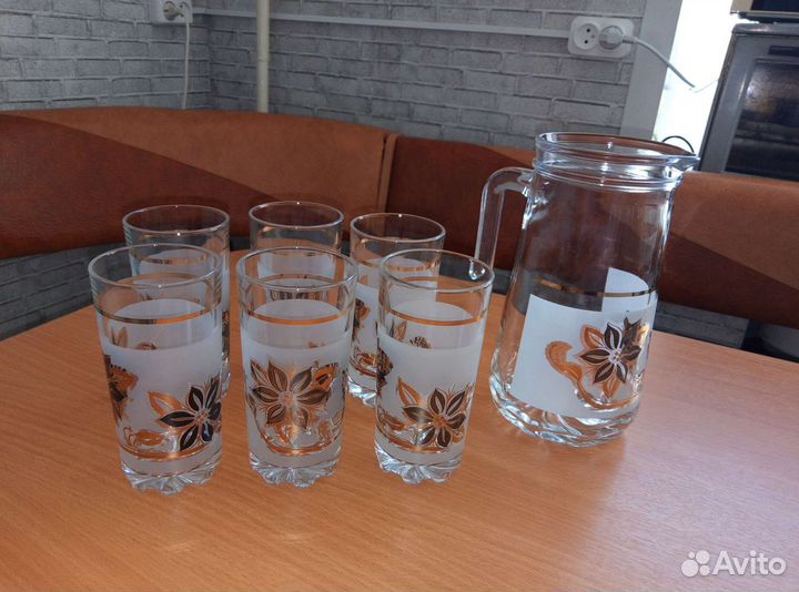 Набор кувшин со стаканами