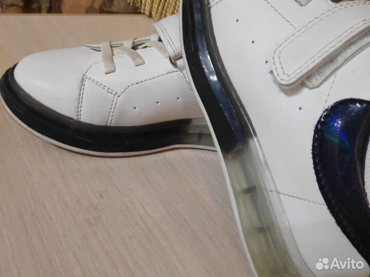 Кроссовки для девочки