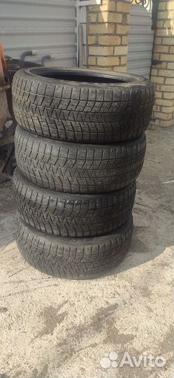 Bridgestone Blizzak DM-V1 245/50 R20