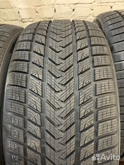 Gripmax SureGrip Pro Winter 325/35 R22 и 285/40 R22