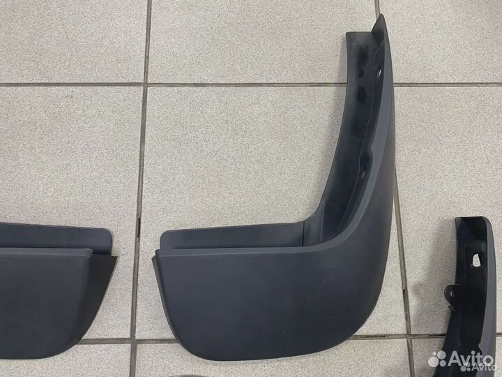 Брызговики без электро порогов LR Vogue L405 2012+