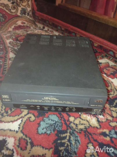 Видеомагнитофон jvc