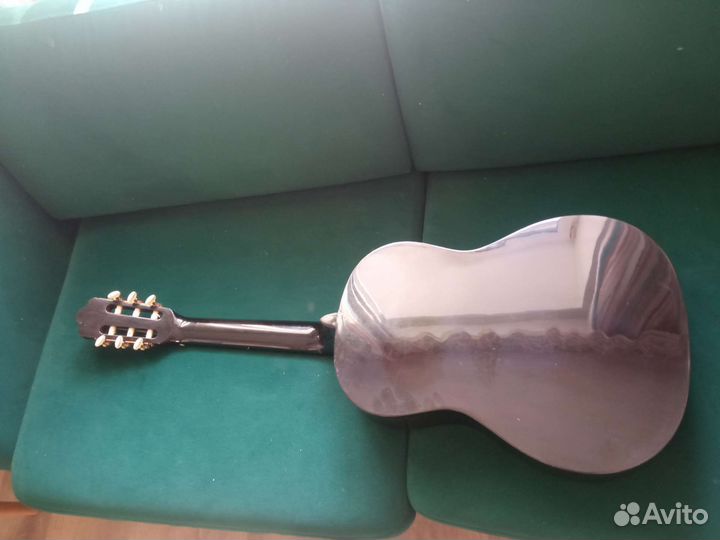 Акустическая гитара классическая